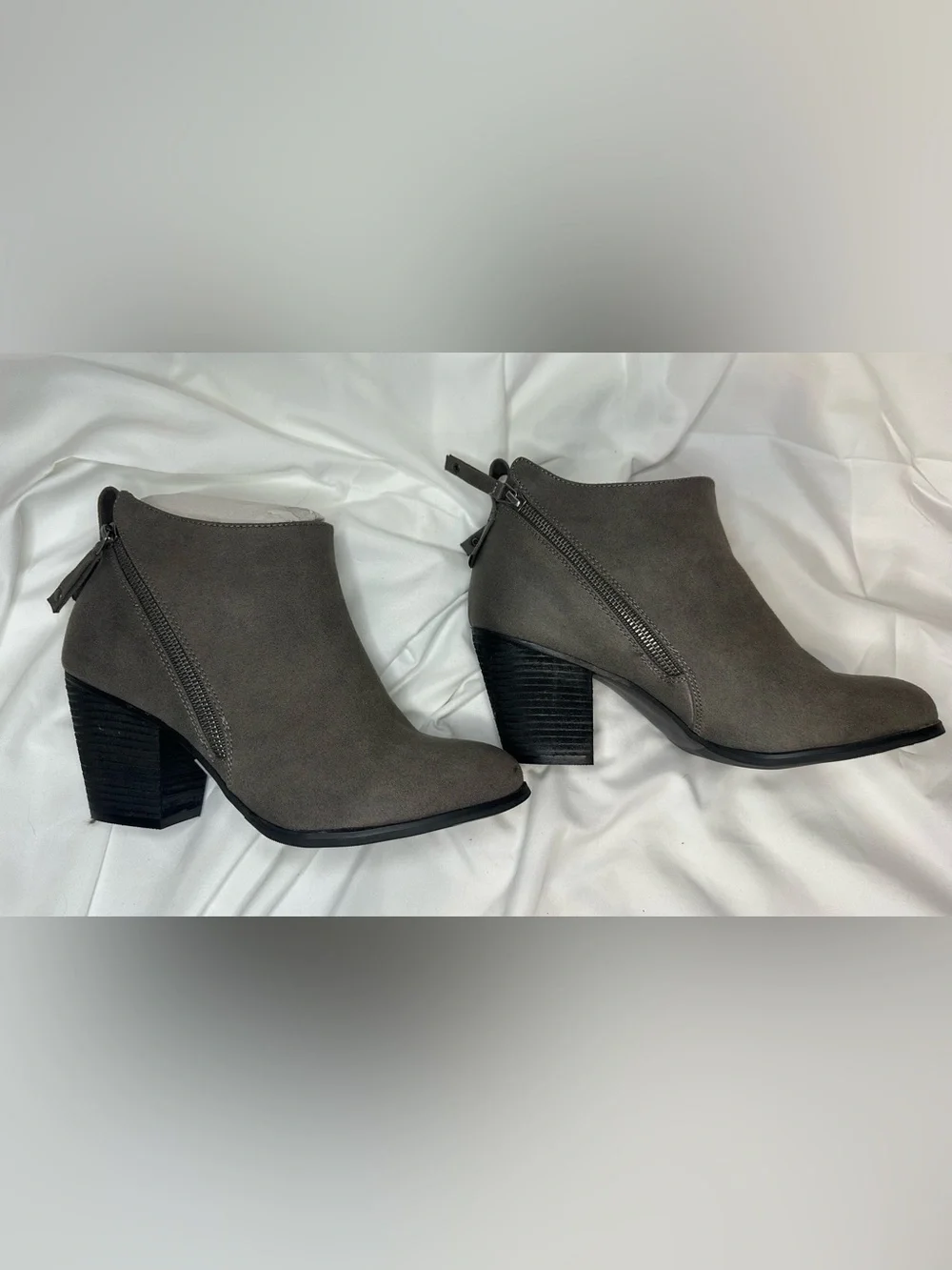 Torrid Gray Suede Ankle Booties - Classic Side-Zip Heel size 9